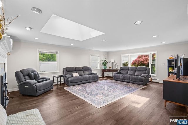 70 Lennon, Clifton, NJ 07013