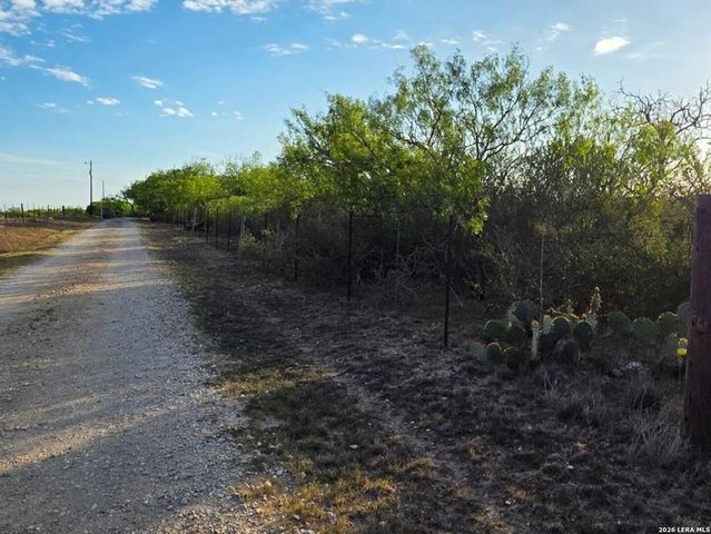 4029 County Road 117, Floresville, TX 78114