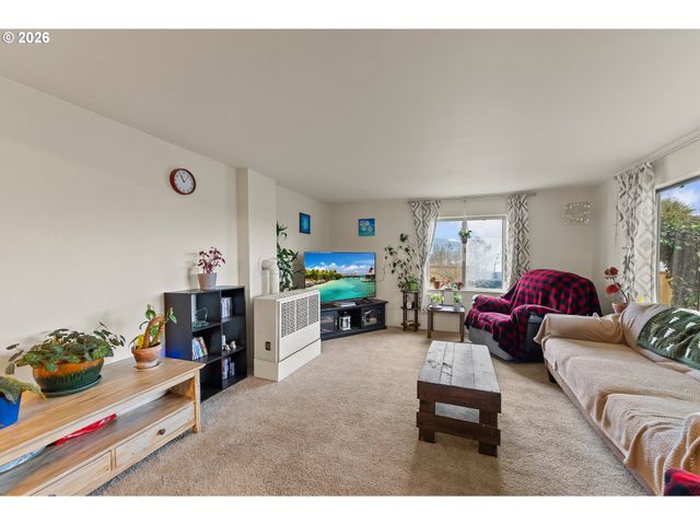 162 KRUSE St, Sutherlin, OR 97479