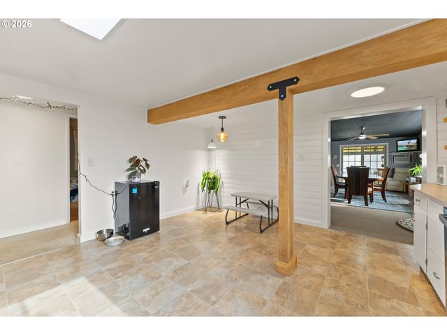 162 KRUSE St, Sutherlin, OR 97479