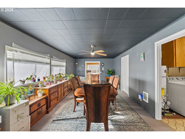 162 KRUSE St, Sutherlin, OR 97479