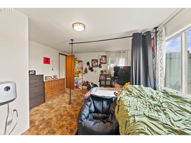 162 KRUSE St, Sutherlin, OR 97479