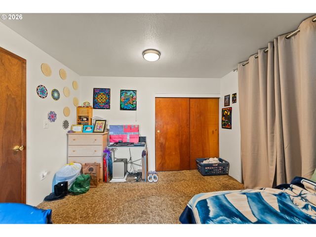 162 KRUSE St, Sutherlin, OR 97479