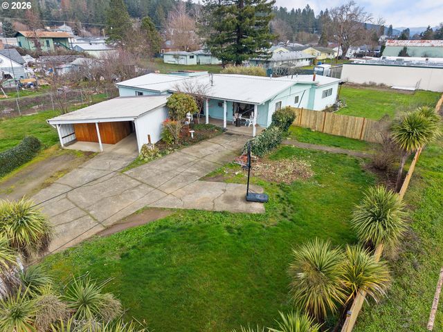 162 KRUSE St, Sutherlin, OR 97479