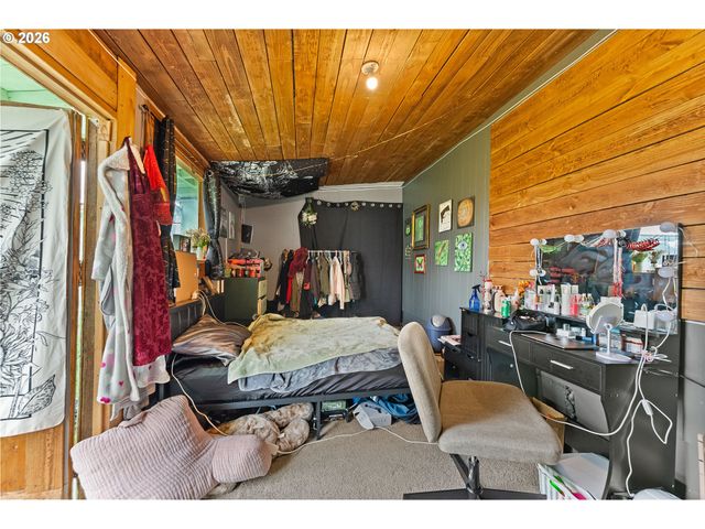 162 KRUSE St, Sutherlin, OR 97479