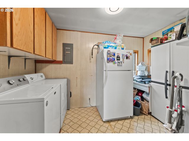 162 KRUSE St, Sutherlin, OR 97479