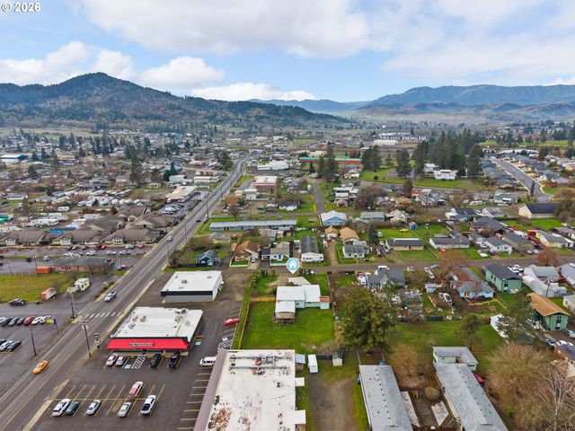 162 KRUSE St, Sutherlin, OR 97479