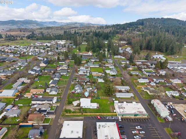 162 KRUSE St, Sutherlin, OR 97479