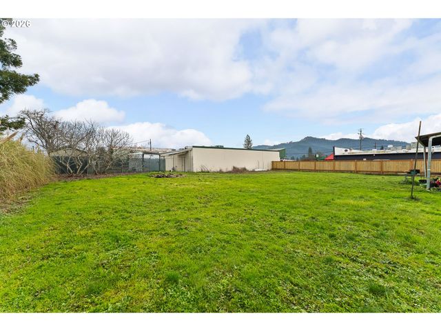 162 KRUSE St, Sutherlin, OR 97479