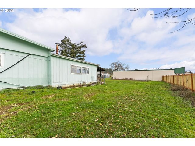 162 KRUSE St, Sutherlin, OR 97479