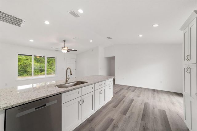 13078 NE 7TH LOOP, Silver Springs, FL 34488