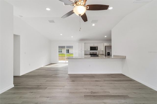13078 NE 7TH LOOP, Silver Springs, FL 34488