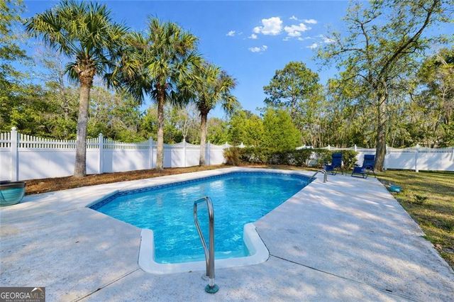 113 Serenoa Drive, Brunswick, GA 31523