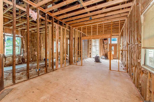 2761 Orchid St, New Orleans, LA 70119