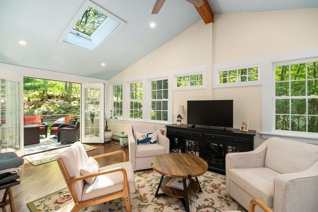 43 Woodward Ave, Gloucester, MA 01930