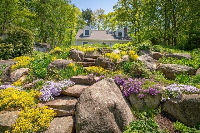 43 Woodward Ave, Gloucester, MA 01930