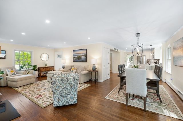 43 Woodward Ave, Gloucester, MA 01930