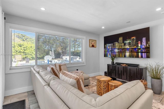 13741 SW 72nd Ter, Miami, FL 33183