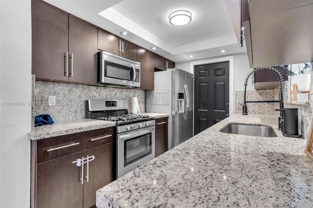 13741 SW 72nd Ter, Miami, FL 33183