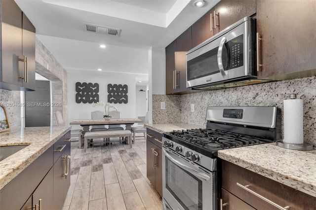 13741 SW 72nd Ter, Miami, FL 33183