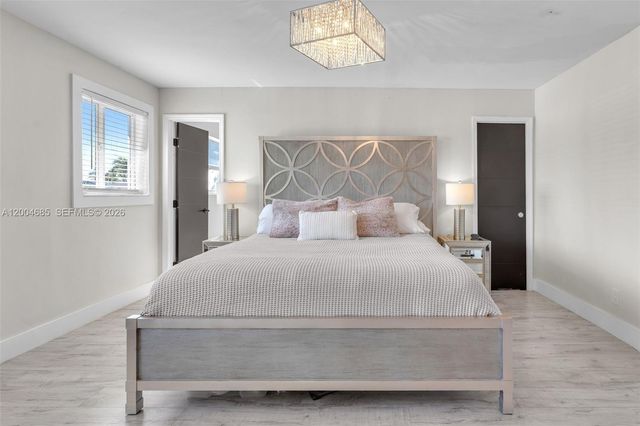 13741 SW 72nd Ter, Miami, FL 33183