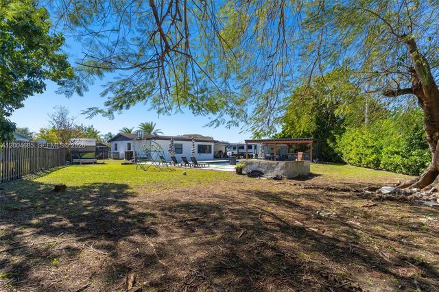 13741 SW 72nd Ter, Miami, FL 33183