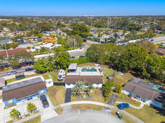 13741 SW 72nd Ter, Miami, FL 33183