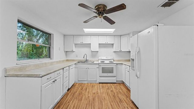618 W WILLIAMS STREET, Lakeland, FL 33805