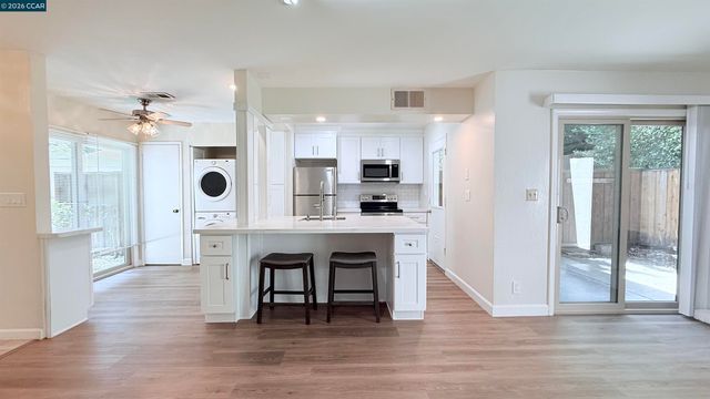 1065 San Ramon Valley Blvd, Danville, CA 94526