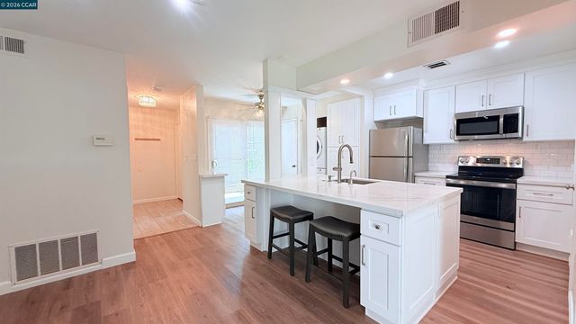 1065 San Ramon Valley Blvd, Danville, CA 94526