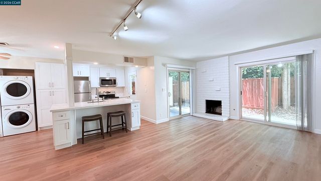 1065 San Ramon Valley Blvd, Danville, CA 94526