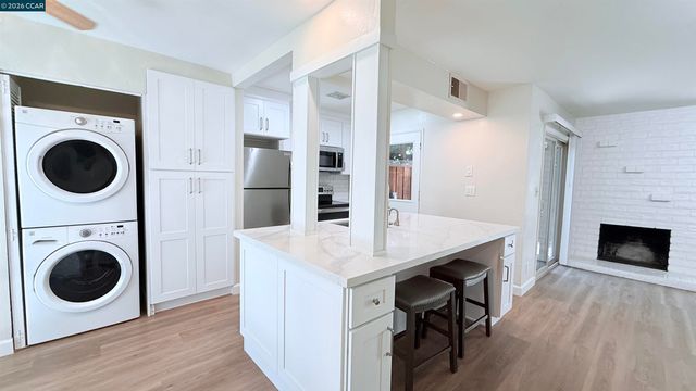 1065 San Ramon Valley Blvd, Danville, CA 94526