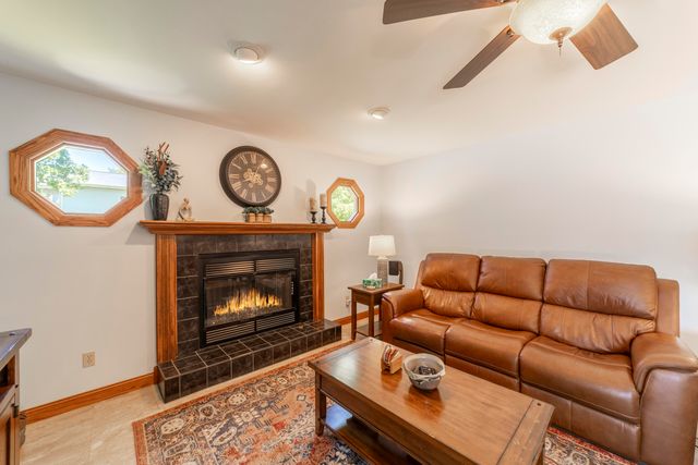 552 N 250 W, Valparaiso, IN 46385
