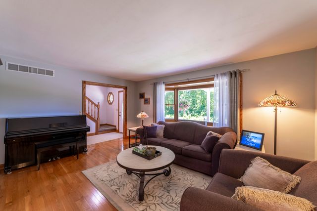 552 N 250 W, Valparaiso, IN 46385