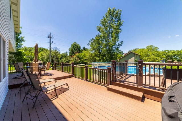 552 N 250 W, Valparaiso, IN 46385