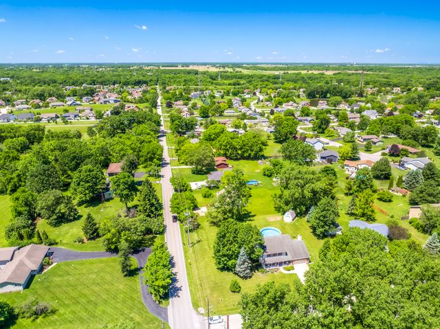 552 N 250 W, Valparaiso, IN 46385