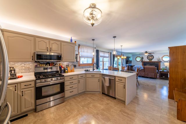 552 N 250 W, Valparaiso, IN 46385