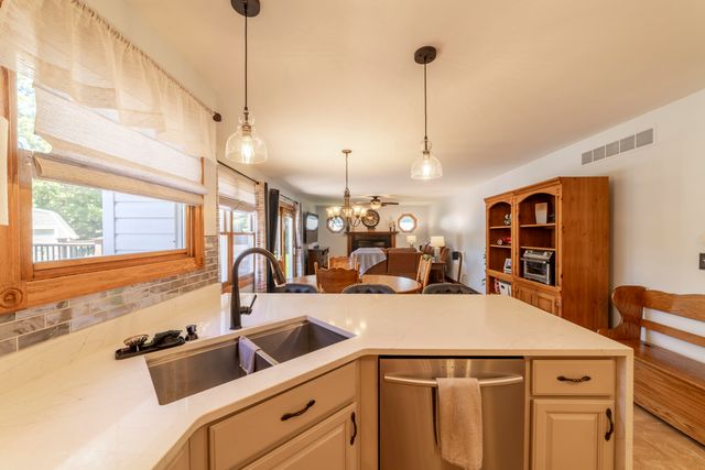 552 N 250 W, Valparaiso, IN 46385