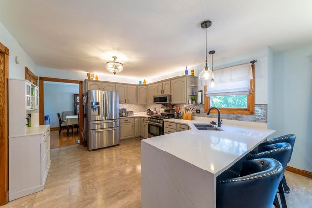 552 N 250 W, Valparaiso, IN 46385