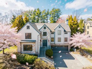 9 Earle Drive, Muttontown, NY 11791