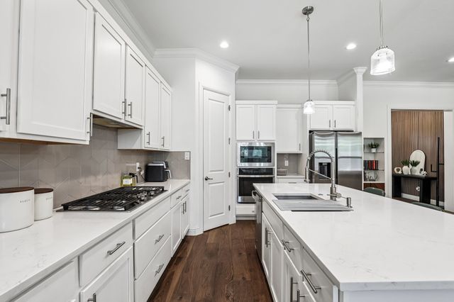 515 W Laureland Road, Dallas, TX 75232
