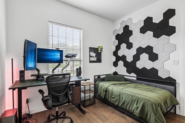 515 W Laureland Road, Dallas, TX 75232