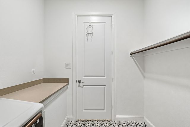 515 W Laureland Road, Dallas, TX 75232