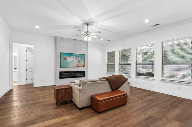 515 W Laureland Road, Dallas, TX 75232