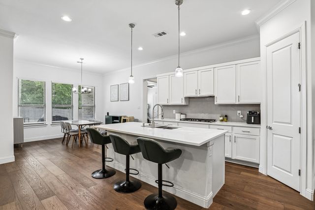 515 W Laureland Road, Dallas, TX 75232