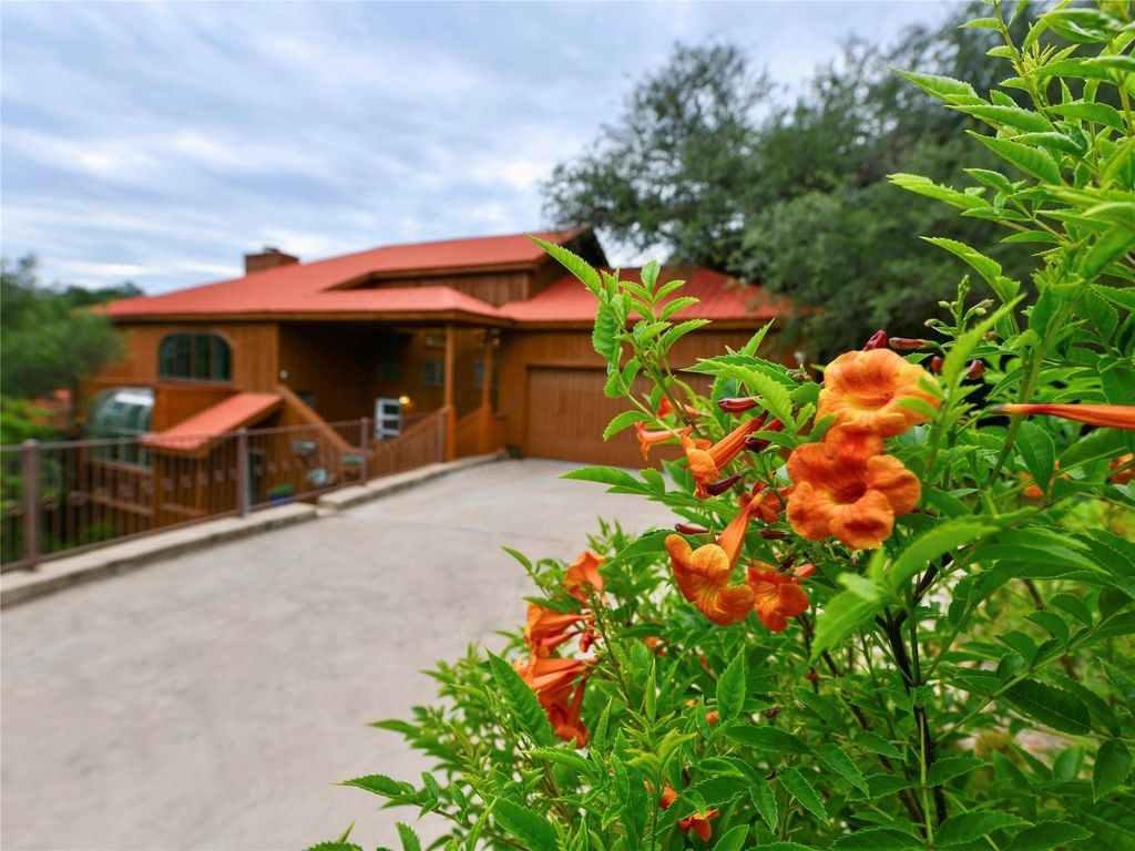 10108 Talleyran DR, Austin, TX 78750