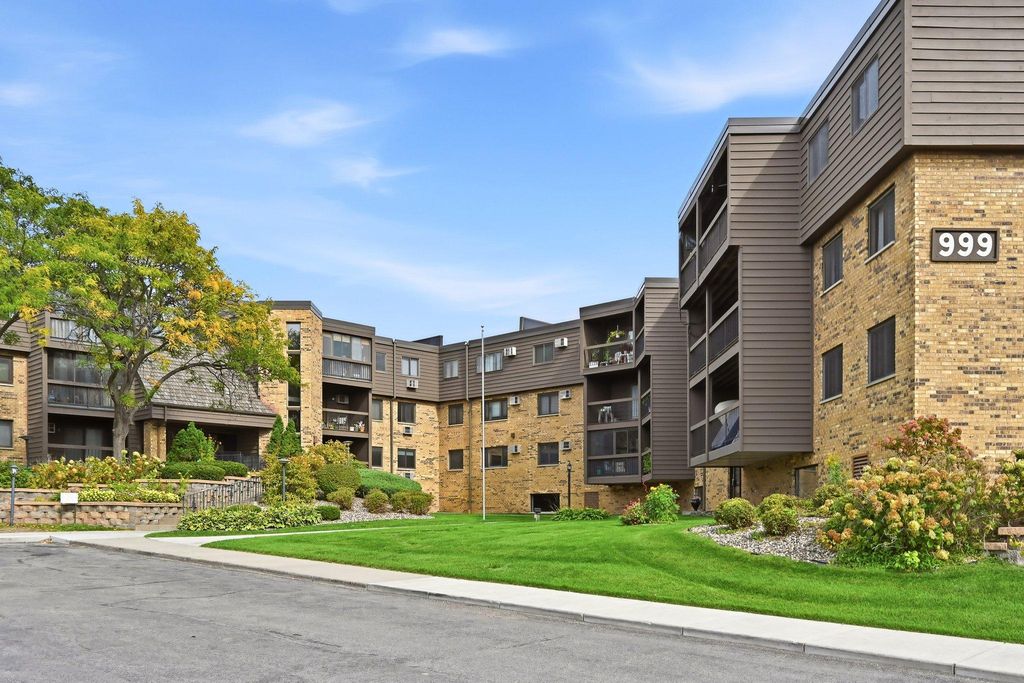 999 41st Avenue NE 210, Columbia Heights, MN 55421 — photo 2