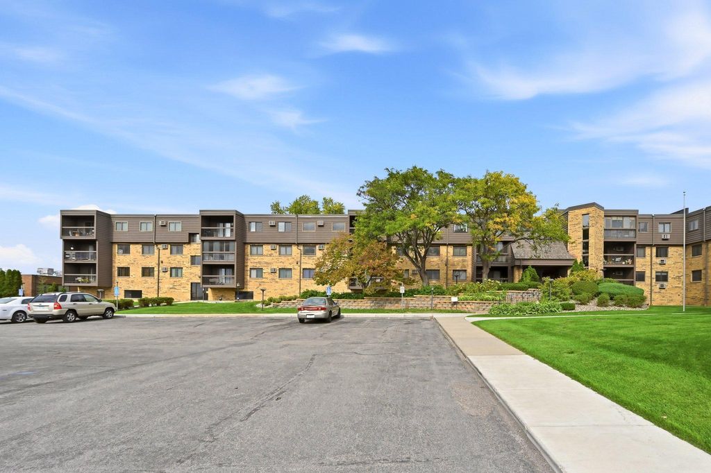 999 41st Avenue NE 210, Columbia Heights, MN 55421 — photo 3