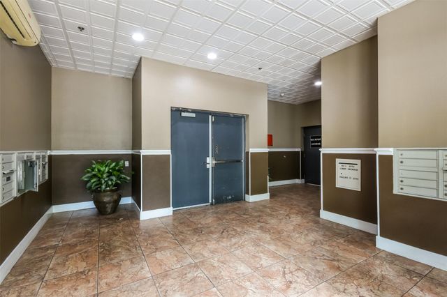 910 W 25th ST 503, Austin, TX 78705