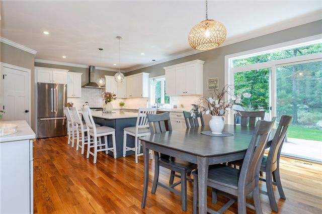 22 Saddlebrook Drive, Warwick, RI 02818